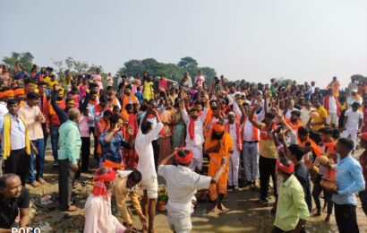 बिहार:मनिहारी में 251 कन्याओं नें निकाली शोभा यात्रा