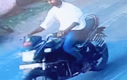 मोहनलालगंज:CCTV कैमरे में कैद होने के बाद भी पुलिस नहीं पकड़ पाई बाइक चोर