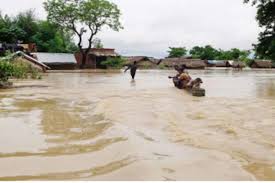 LUCKNOW:बाढ़ की चपेट में 12 जिलों के 633 गांव