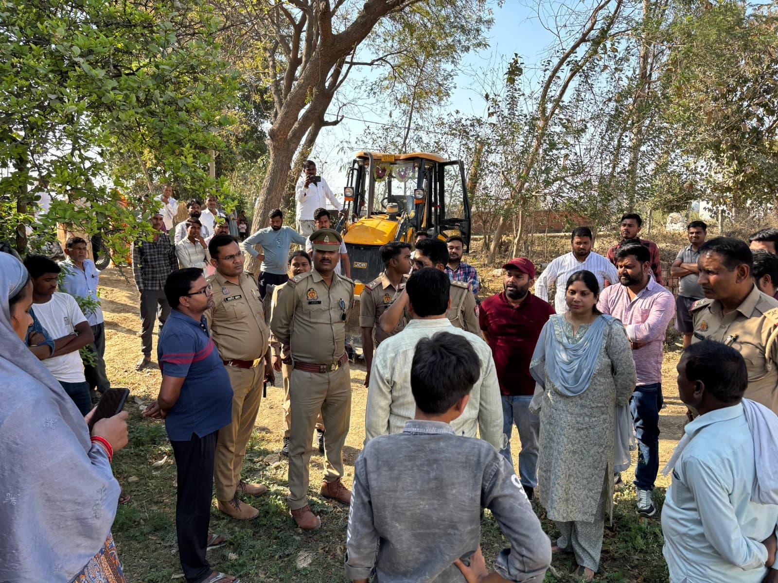 सरोजनीनगर:नगर पंचायत बंथरा में सरकारी भूमि से हटाया गया अवैध अतिक्रमण,क्लिक करें और भी खबरें