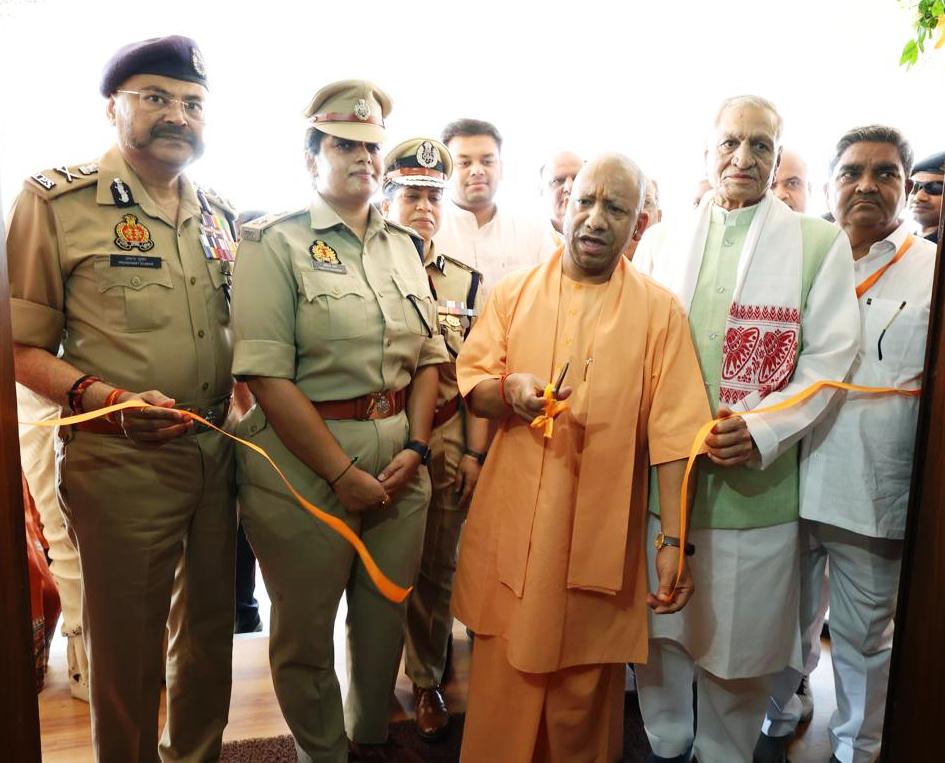 LUCKNOW:मुख्यमंत्री ने कासगंज में आधुनिक सुविधाओं से सुसज्जित नवनिर्मित पुलिस लाइंस का किया लोकार्पण