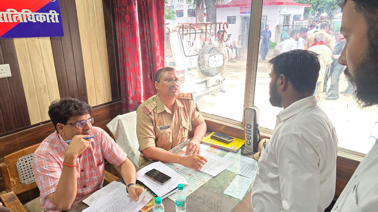 मोहनलालगंज:सरकारी आदेश के दो साल बाद भी नही हो सकी पैमाईश,क्लिक करें और भी खबरें