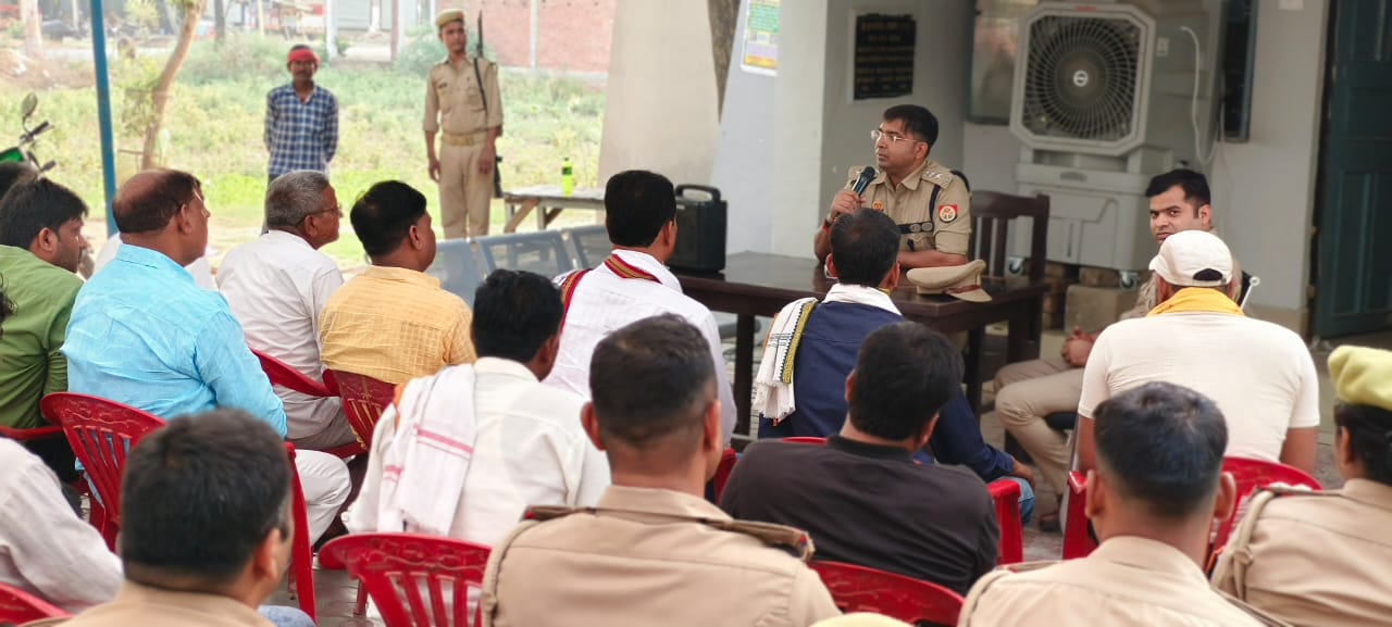 मोहनलालगंज:ग्राम सुरक्षा समितियों के साथ एसीपी ने की बैठक,क्लिक करें और भी खबरें