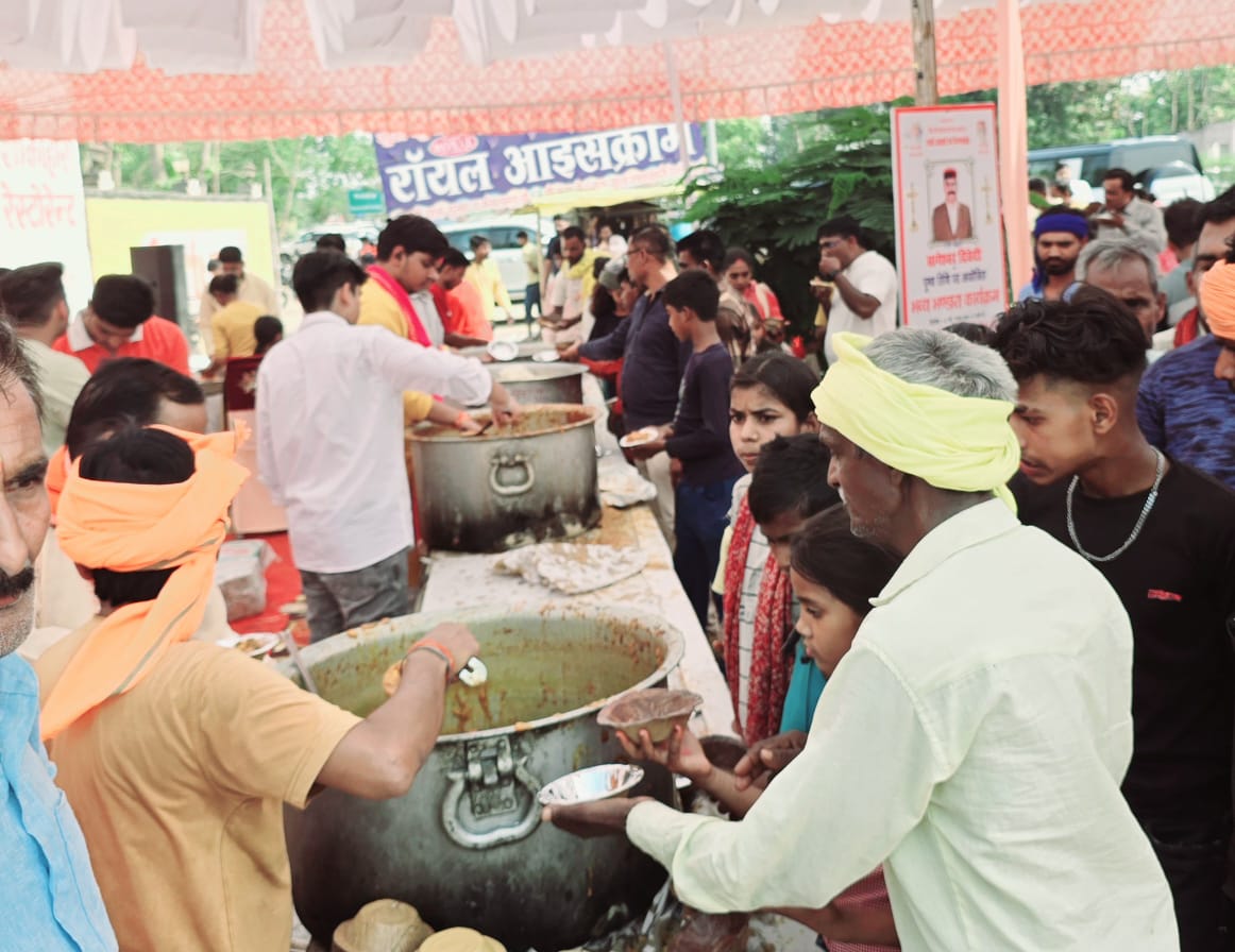 मोहनलालगंज:पुण्यतिथि पर याद किये गए समाजसेवी बागेश्वर द्विवेदी,हवन पूजन व भंडारा आयोजित