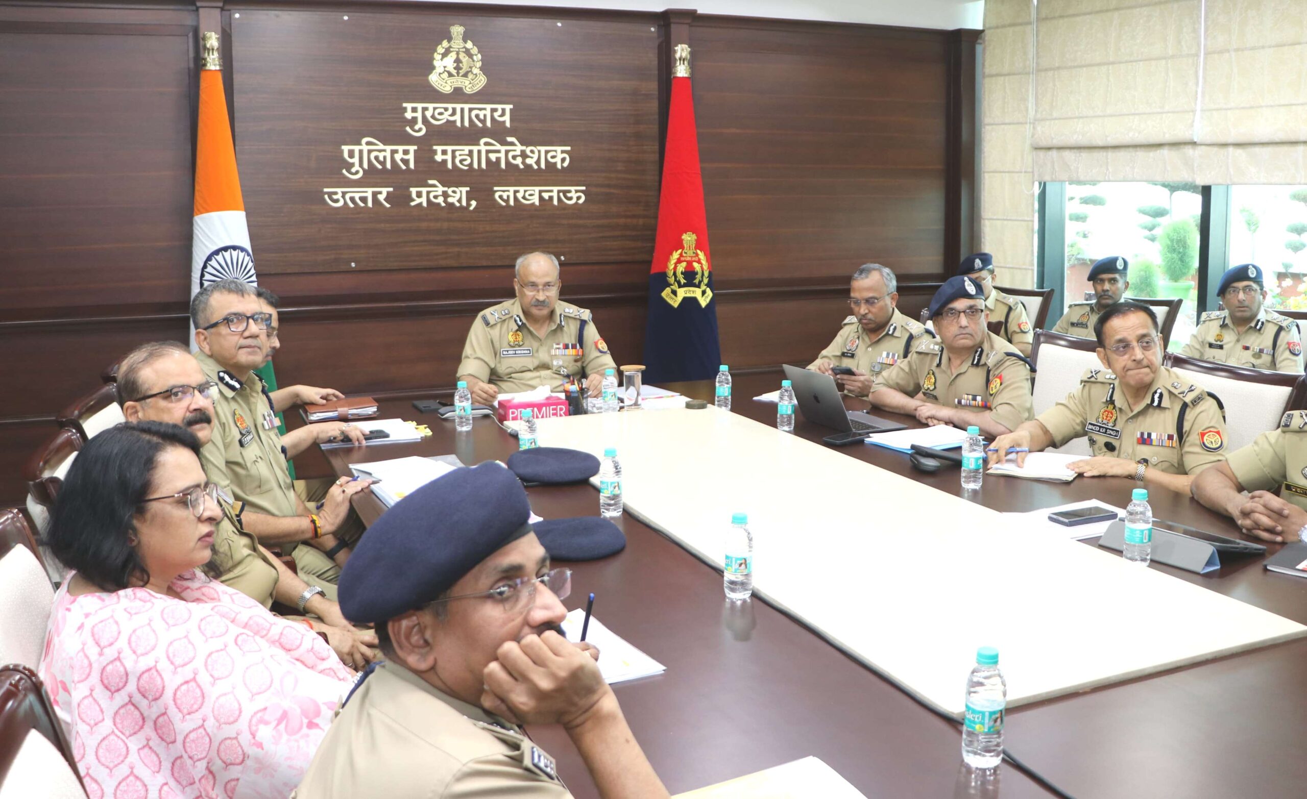 LUCKNOW:एक्शन में डीजीपी,अफसरों से बोले निर्णयों को रखे पारदर्श,सिर्फ मेरिट पर ही करें थाना प्रभारियों की पोस्टिंग