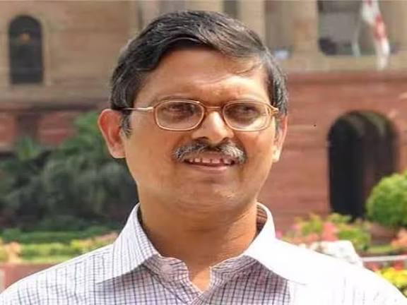 LUCKNOW:पूर्व आईपीएस अमिताभ ठाकुर गिरफ्तार,धोखाधड़ी के आरोप