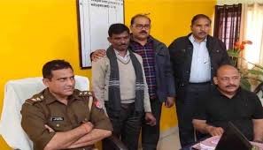 बरेली: पांच हजार रुपए की घूस लेते खंड शिक्षाधिकारी और सहायक अध्यापक गिरफ्तार